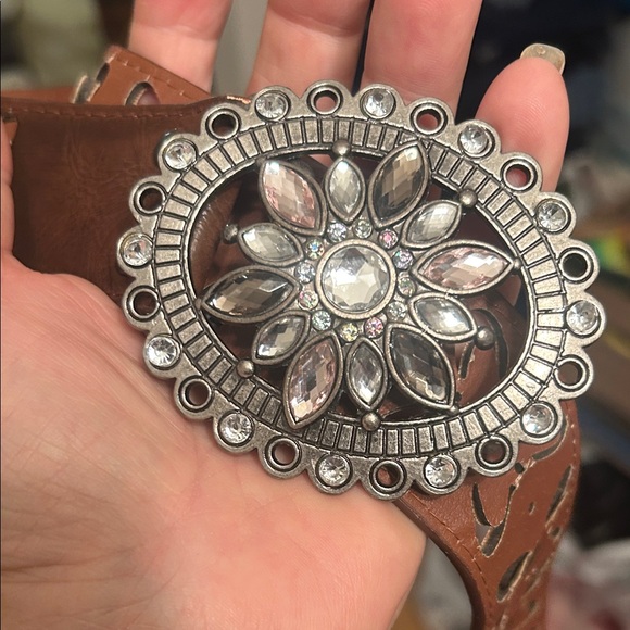 Brown Leather Western Belt with Rhinestone Floral Buckle – Boho Cowgirl Style - Picture 7 of 12